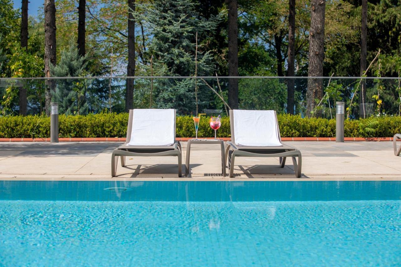 特拉布宗丽笙酒店 外观 照片 The swimming pool at the hotel