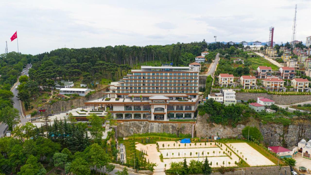 特拉布宗丽笙酒店 外观 照片 The hotel in 2019