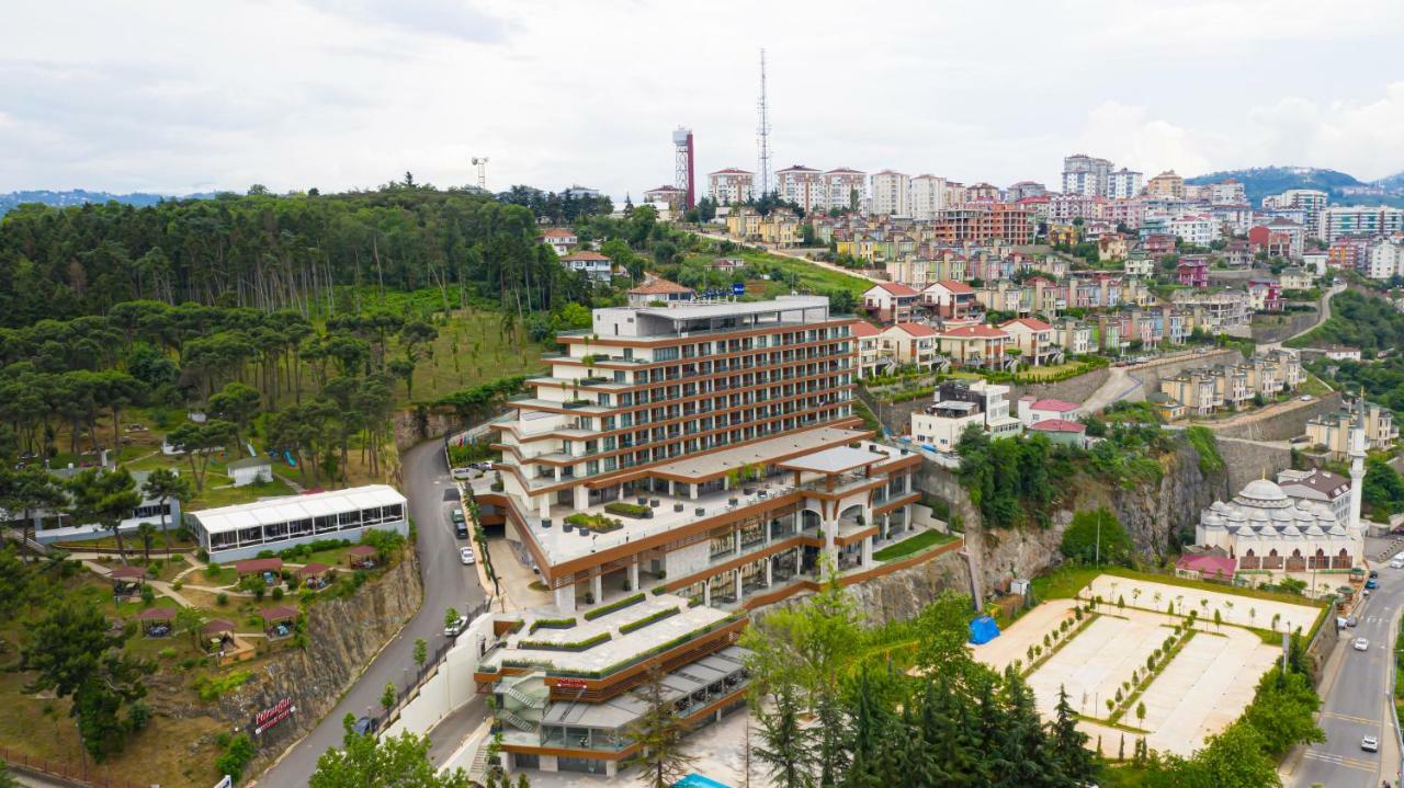 特拉布宗丽笙酒店 外观 照片 View of the hotel